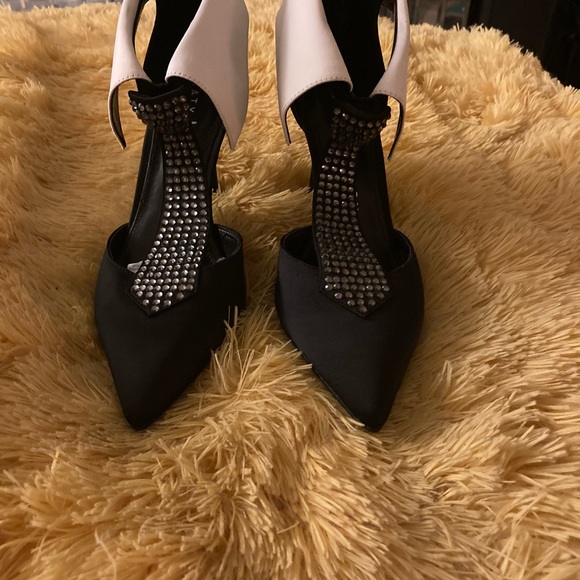 Katy Perry Tuxedo Shoes!! - Picture 5 of 6